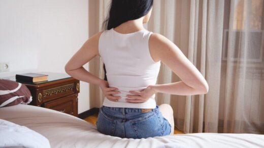bolące plecy podczas okresu - dlaczego bolą mnie plecy?