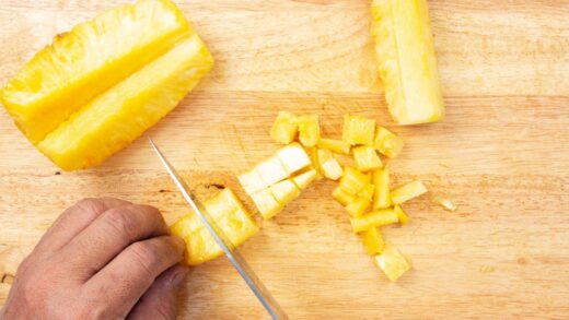 krojenie ananasa