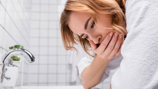 mdłości i ból brzucha - domowe sposoby