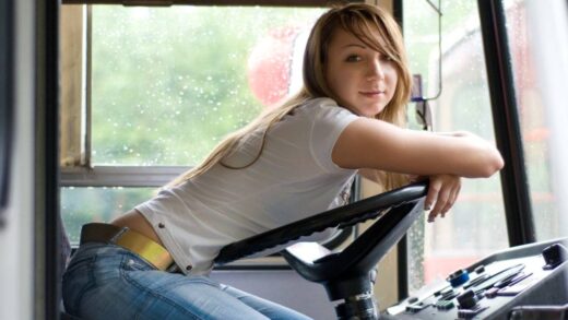 kobieta kierowca autobusu