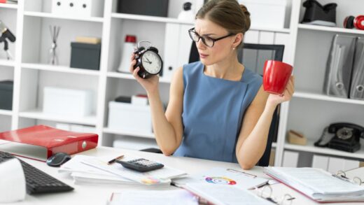 Kobieta planująca swój czas